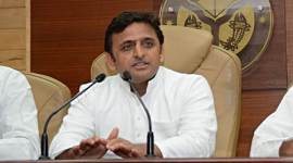 akhilesh-yadav480 CM Akhilesh , Governor Ram Naik, pending bills, UP pending bills, lucknow news