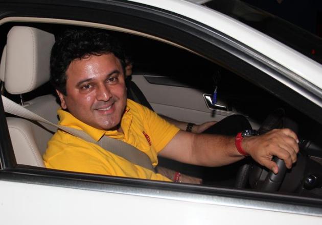 kapil sharma, kapil sharma movie, kapil sharma debut film, kapil sharma kis kisko pyaar karoon, kapil sharma kkpk, kapil sharma kkpk screening, kis kisko pyaar karoon screening, kkpk screening, ranveer singh, ranveer singh kapil sharma, sonu sood, malaika arora khan, arbaaz khan, ameesha patel, elli avram, manjari phadnis, simran kaur mundi, sai lokur, abbas mustan