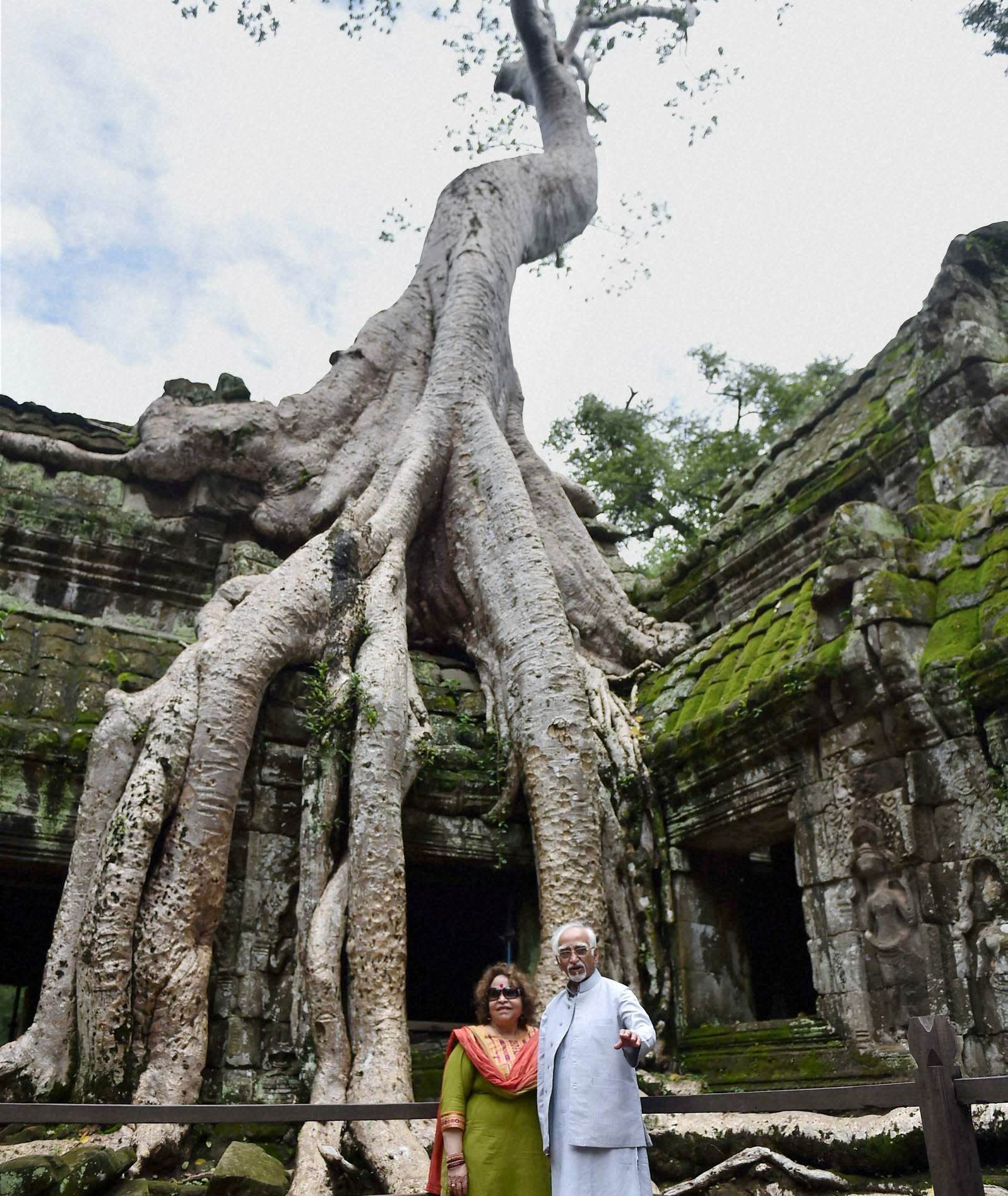 Siem Reap: Vice President, Mohd. Hamid Ansari and Salma Ansari visit the Angkor Wat Temple, at Siem Reap, Cambodia on Thursday.PTI Photo by Vijay Kumar Joshi(PTI9_17_2015_000164B)