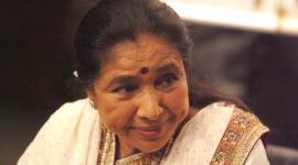 Asha Bhosle, Asha Bhosle Birthday, Asha Bhosle turns 82, Asha Bhosle 82nd Birthday, Happy Birthday Asha Bhosle, Asha Bhosle in New York, Asha Bhosle in US, Asha Bhosle Tweets, Asha Bhosle Birthday Wishes, Entertainment News