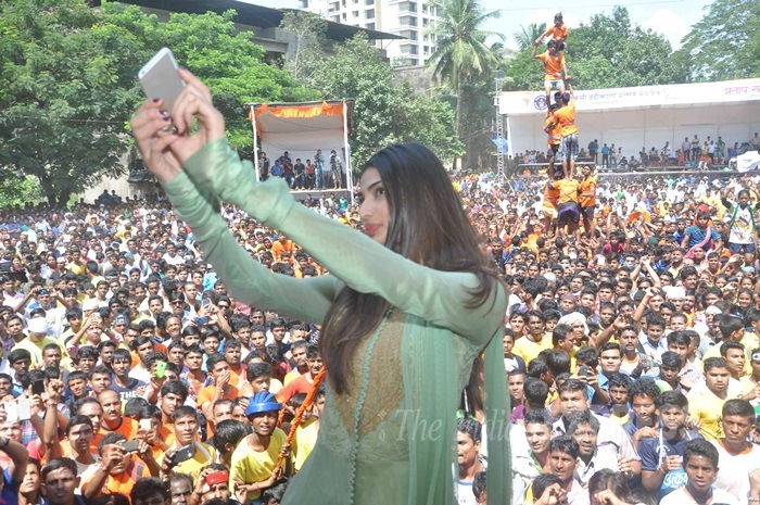 Sooraj Pancholi, Athiya Shetty, Tiger Shroff, Dahi Handi Celebrations, Akanksha Puri, Kyra Dutt, Satarupa Pyne, Avani Modi, Ruhi Singh, Kartik Aaryan, Nushrat Bharucha, Sonalli Sehgall, Ishita Sharma, Omkar Kapoor, Sunny Singh, Bollywood Dahi Handi, Dahi Handi Festival, Bollywood Dahi Handi Festival