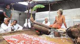 Kumbh Mela, Sadhus, Nashik Kumbh, Kumbh Sadhus, Stylish Sadhus, Sadhus style, Kumbh shahi snan, Golden Baba, Khadeshwar Maharaj, Bindu Maharaj, Computer Baba, Mumbai news