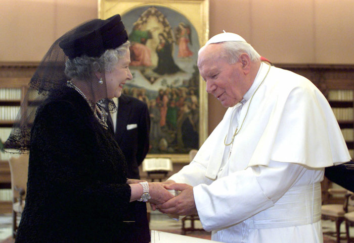 Elizabeth II, Elizabeth II Photos, Queen Elizabeth II, Britain Queen Elizabeth II, Nelson Mandela, Diana Princess of Wales, Prince Philip, Duke of Edinburgh, Buckingham Palace, John Kennedy, Pope John Paul II, Queen Mother, Ronald Reagan, Camilla the Duchess of Cornwall, Kate the Duchess of Cambridge holding Princess Charlotte, Prince George, Prince William, Prince Harry, baby Prince Edward, Princess Anne, Prince Andrew, Prince Charles, the Duke of Edinburgh, Nicola Sturgeon, Elizabeth II 63 years, Elizabeth II Longest Reigning monarch, Elizabeth II News, Elizabeth II Pics