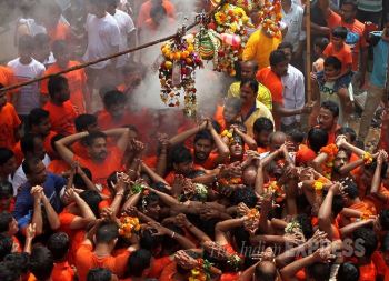 Mumbai Sees Subdued Dahi Handi Celebration 1 Killed Picture Gallery Others News The Indian Express