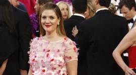 Drew Barrymore, Drew Barrymore FAshion, Drew Barrymore Red Carpet, Drew Barrymore Dress, Drew Barrymore Outfit, Drew Barrymore Mishap, Drew Barrymore Wardrobe, Drew Barrymore Photos, Entertainment news