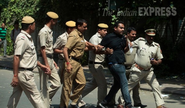 DUSU, DUSU Election, DUSU Voting, Du Polling, DU Election, DUSU election 2015, DUSU voting Poll, DUSU Election candidates, DUSU poll booth, Delhi University, Jawaharlal Nehru University, JNSU, DU Students union, Secretary, joint Secretary, JNUSU Central Panel, president, vice-president, general secretary, DUSU news, Delhi University News, DU Election news