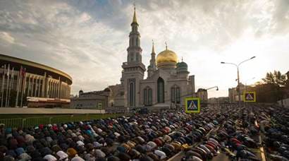 Muslims celebrate festival of Eid al-Adha worldwide | Picture Gallery