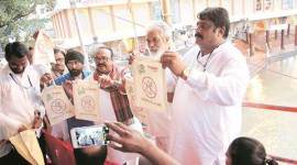 Green Kumbh, plastic bag, cloth bag, green kumbh cloth bag, cloth bag, environment, harit kumbh, kumbh mela, recycling, recycled bags, mumbai news, indian express