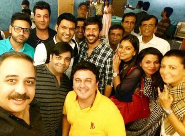 kapil sharma, kapil sharma movie, kapil sharma debut film, kapil sharma kis kisko pyaar karoon, kapil sharma kkpk, kapil sharma kkpk screening, kis kisko pyaar karoon screening, kkpk screening, ranveer singh, ranveer singh kapil sharma, sonu sood, malaika arora khan, arbaaz khan, ameesha patel, elli avram, manjari phadnis, simran kaur mundi, sai lokur, abbas mustan