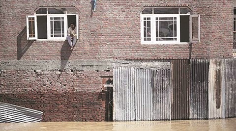 kashmir floods, srinagar floods, kashmir floods relief, kashmir floods relief aid, kashmir flood rehabilitation, J&K floods relief, kashmir floods rehabilitation package, kashmir flood victims aid, J&K govt, kashmir news, india news, latest news