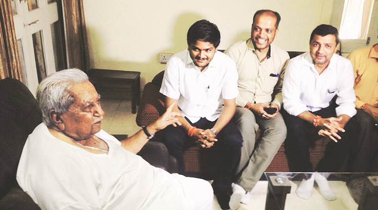 Before key meet with CM Anandiben Patel, Hardik visited Keshubhai Patel |  Cities News,The Indian Express