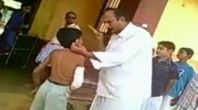 Teacher Vs Student - VIRAL VIDEO: Mangalore student with fractured arm thrashed by teacher |  India News,The Indian Express