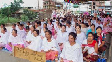 Four killed in Manipur violence, houses of minister, 5 MLAs ...