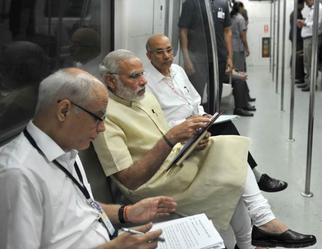 Prime Minister Narendra Modi Travels By Metro To Inaugurate Badarpur Faridabad Extension Line 8647