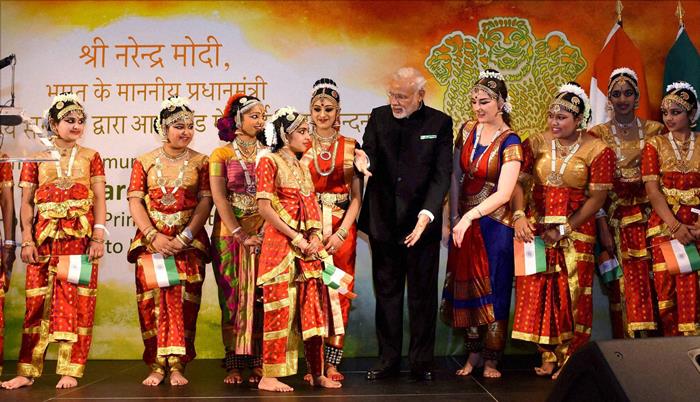 Eid al Adha, Narendra Modi, Barack Obama, Michelle Obama, Pope Francis, Eid Mubarak, Mecca, Haj, Haj Pilgrims, Mecca Madina, Modi in Us, modi visits us, Modi Tours silicon Valley, Pope francis in Philadelphia, Assam Floods, Heavy Rains in Assam, Migrant crisis, european Migrants, germany Migrants, Greece Migrants, Top Frames, Stock Market, Shanghai Stock Exchange, Indian Express