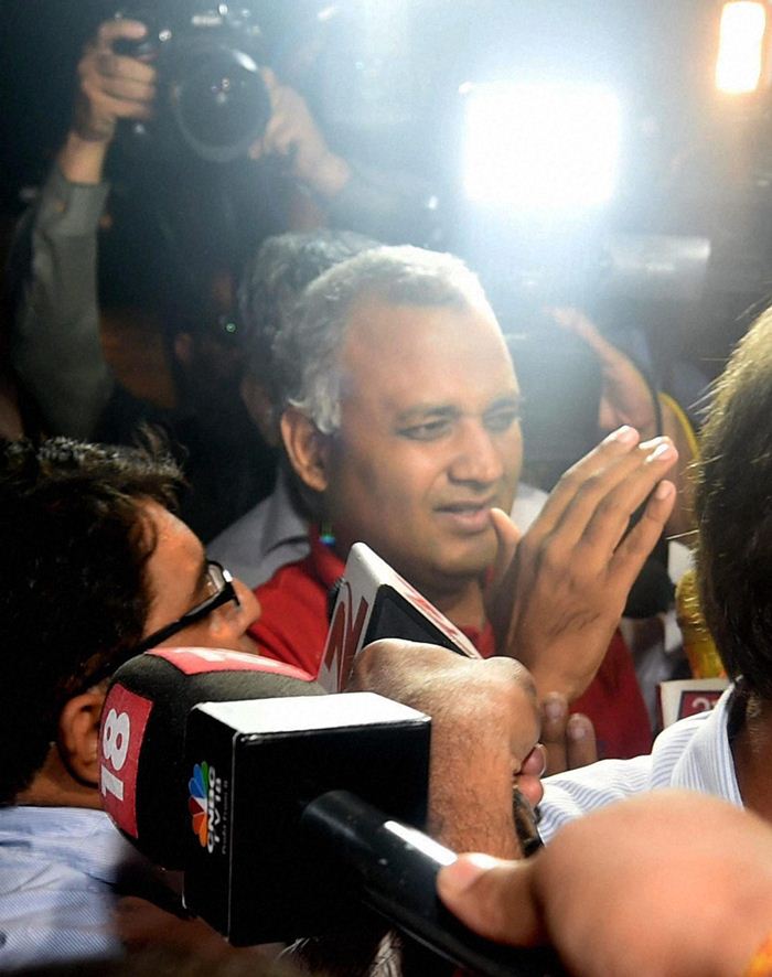 Somnath Bharti, Somnath Bharti Arrested, Somnath Bharti Surrender, AAP MLA Somnath Bharti, AAP MLA Somnath bharti Arrested, Somnath Bharti Domestic Violence, Somnath Bharti Attempt to murder, Somnath Bharti Alleged, Somnath Bharti Accused, Somnath Bharti police Custody, Somnath Bharti custody, Somnath Bharti News
