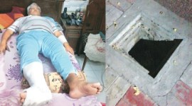 Raj niwas, Raj niwas manhole, Delhi bureaucrat, Delhi bureaucrat fracture, manhole Raj Niwas, Arvind Kejriwal, Delhi latest news