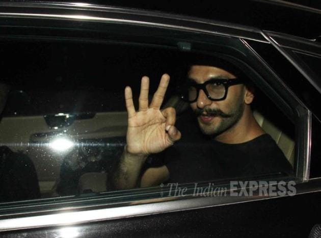 kapil sharma, kapil sharma movie, kapil sharma debut film, kapil sharma kis kisko pyaar karoon, kapil sharma kkpk, kapil sharma kkpk screening, kis kisko pyaar karoon screening, kkpk screening, ranveer singh, ranveer singh kapil sharma, sonu sood, malaika arora khan, arbaaz khan, ameesha patel, elli avram, manjari phadnis, simran kaur mundi, sai lokur, abbas mustan