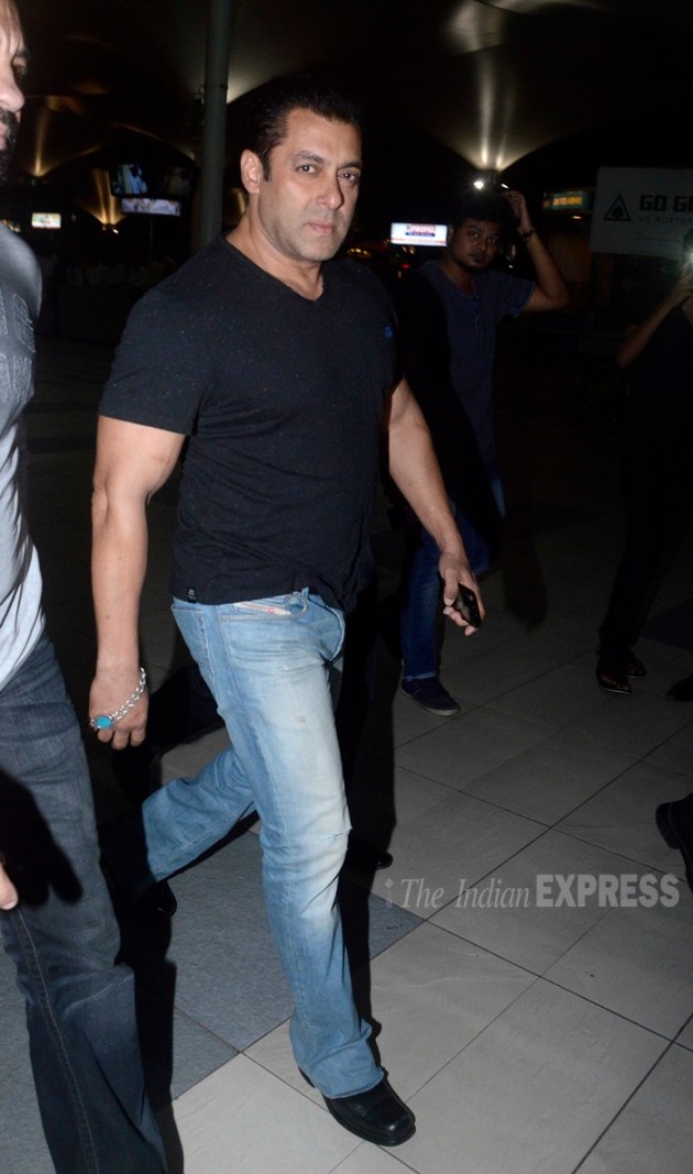 Salman Khan, Salman Khan hero, Salman Khan athiya shetty, Salman Khan sooraj pancholi, athiya shetty, sooraj pancholi, athiya sooraj, athiya shetty hero, sooraj pancholi hero, athiya sooraj hero, salman khan athiya sooraj, Salman Khan party, Salman Khan photos, karisma kapoor, neelam, twinkle khanna, mrs funnybones