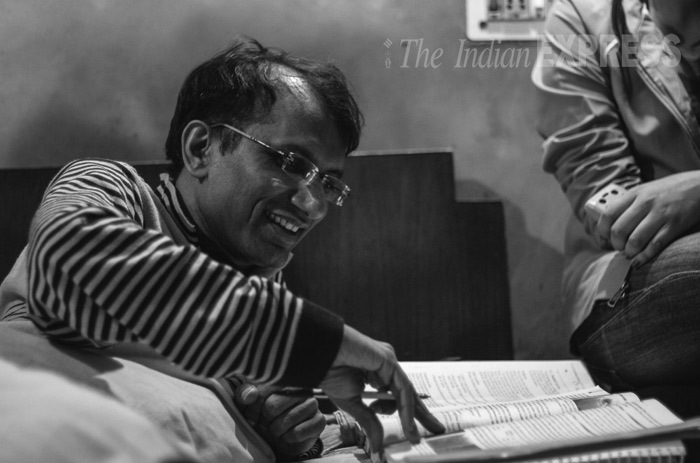 Sanjay Bahuguna, Sanjay Bahuguna Teacher, Sanjay Bahuguna Paralysis, Sanjay Bahuguna Engineering Teacher, Sanjay Bahuguna Students, Sanjay Bahuguna Family, Sanjay Bahuguna Mother, Sanjay Bahuguna Sister, Sanjay Bahuguna Photos, Sanjay Bahuguna BedRidden, Sanjay Bahuguna Engineer, Sanjay Bahuguna Pics, Sanjay Bahuguna Home, Sanjay Bahuguna Pictures, Indian Express, Indian Express Photos