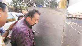sanjay dutt, sanjay dutt release, yerwada jail, 1993 mumbai serial blast, mumbai blast, sanjay and mumbai blast, pune news