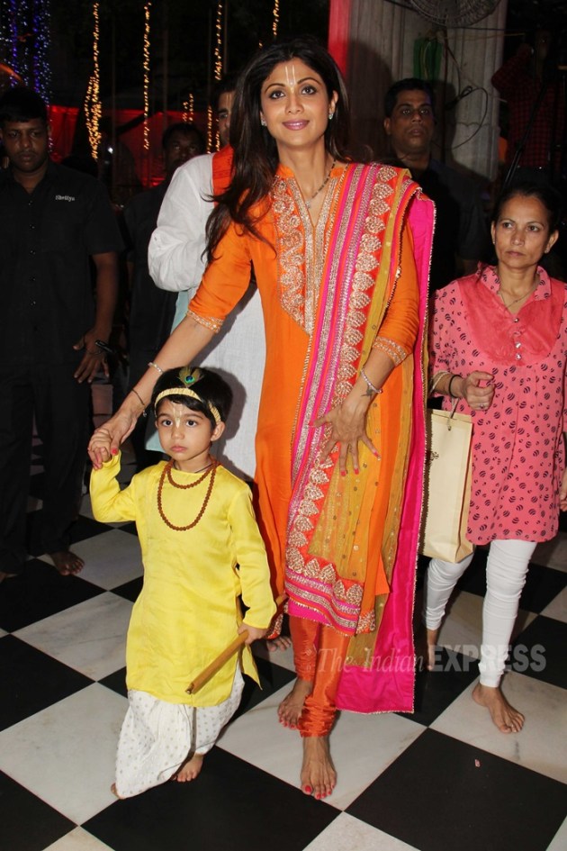 shilpa-shetty-is-the-perfect-mother-to-her-kanha-vivaan