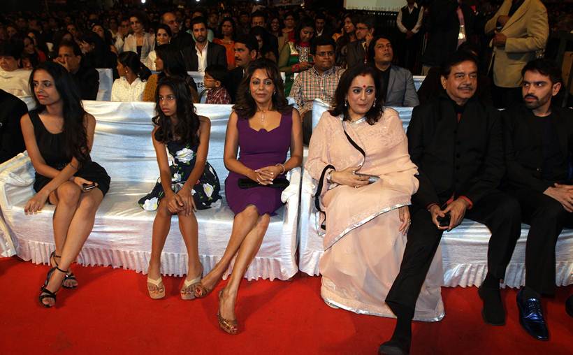 shah rukh khan, srk, happy birthday shah rukh khan, srk pics, srk birthday, shah rukh khan birthday, shah rukh khan birthday pictures, shah rukh khan 50th birthday, shah rukh khan pics, shah rukh khan movies, shah rukh khan family, shah rukh khan family pics, shah rukh khan movies pics, shah rukh khan happy birthday, shah rukh khan news, entertainment, bollywood