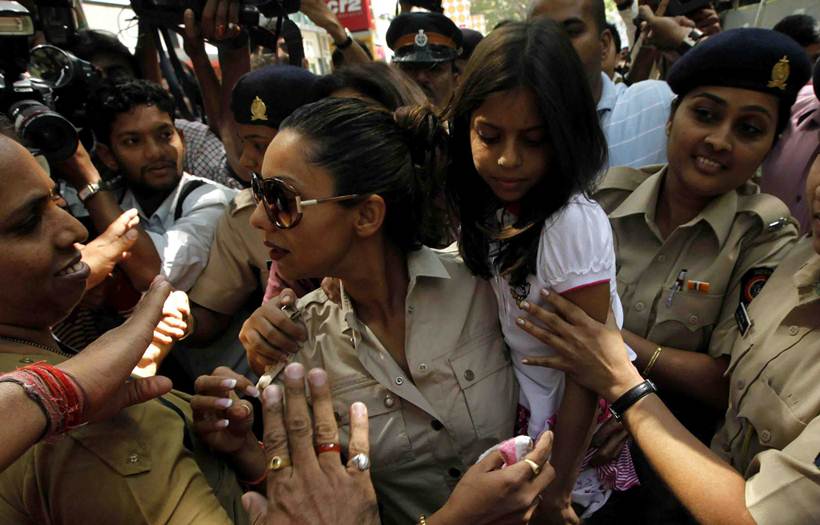 shah rukh khan, srk, happy birthday shah rukh khan, srk pics, srk birthday, shah rukh khan birthday, shah rukh khan birthday pictures, shah rukh khan 50th birthday, shah rukh khan pics, shah rukh khan movies, shah rukh khan family, shah rukh khan family pics, shah rukh khan movies pics, shah rukh khan happy birthday, shah rukh khan news, entertainment, bollywood
