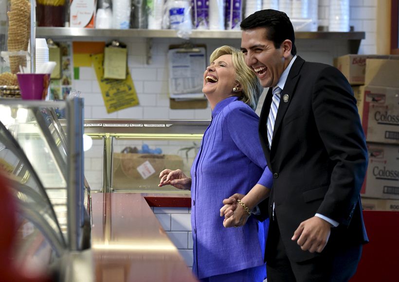 Hillary Clinton, Hillary clinton Nevada, Pope Francis, Pope Francis Vatican, Karachi Landslide, 13 died in Karachi Landslide, Angela Merkel, World Photos, best Photos, World Photography, indian express