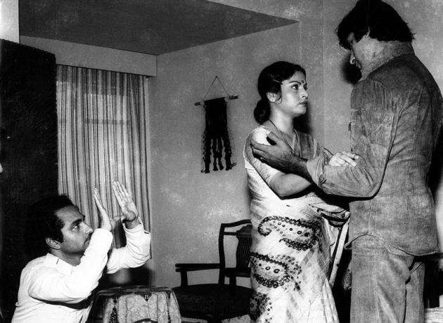 amitabh bachchan, happy birthday amitabh bachchan, amitabh bachchan birthday, amitabh bachchan 73 years, amitabh bachchan 74 years, amitabh bachchan pics, amitabh bachchan rare pictures, amitabh bachchan rare pics, amitabh bachchan unseen pics, amitabh bachchan images, big b, amitabh bachchan friends, amitabh bachchan family, entertainment, bollywood