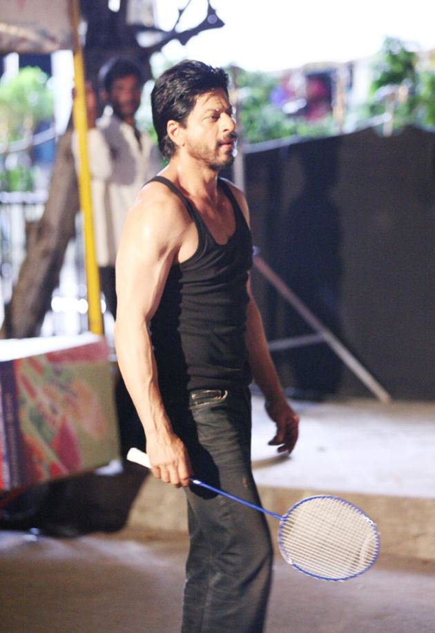 shah rukh khan, dilwale, shah rukh khan pics, shah rukh khan dilwale, dilwale pics, shah rukh khan pictures, shah rukh khan images, srk pictures, srk dilwale, srk dilwale shooting, rohit shetty, rohit shetty pics, entertainment news
