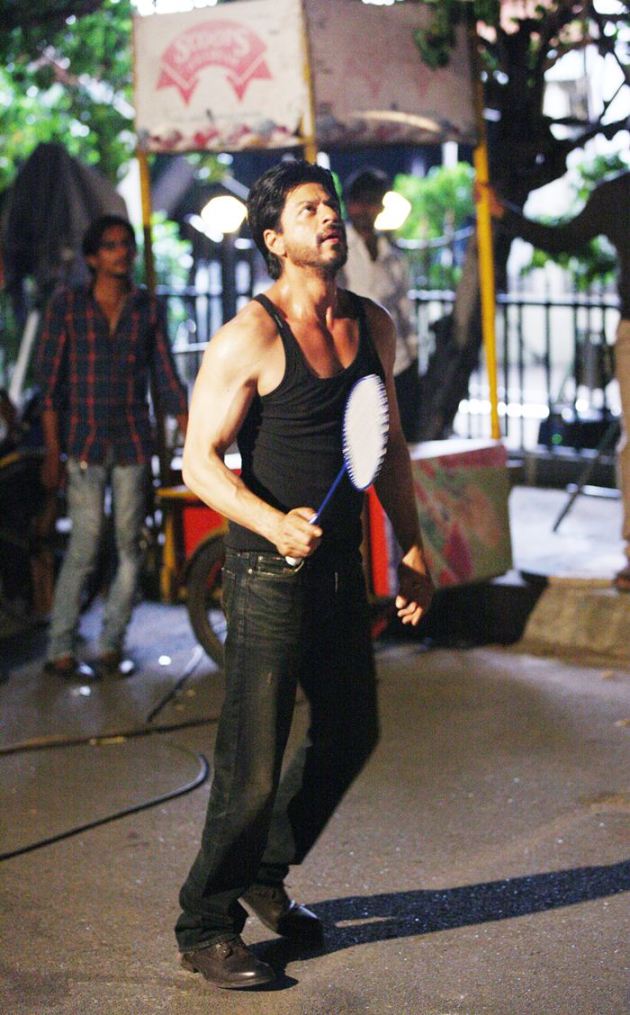 shah rukh khan, dilwale, shah rukh khan pics, shah rukh khan dilwale, dilwale pics, shah rukh khan pictures, shah rukh khan images, srk pictures, srk dilwale, srk dilwale shooting, rohit shetty, rohit shetty pics, entertainment news
