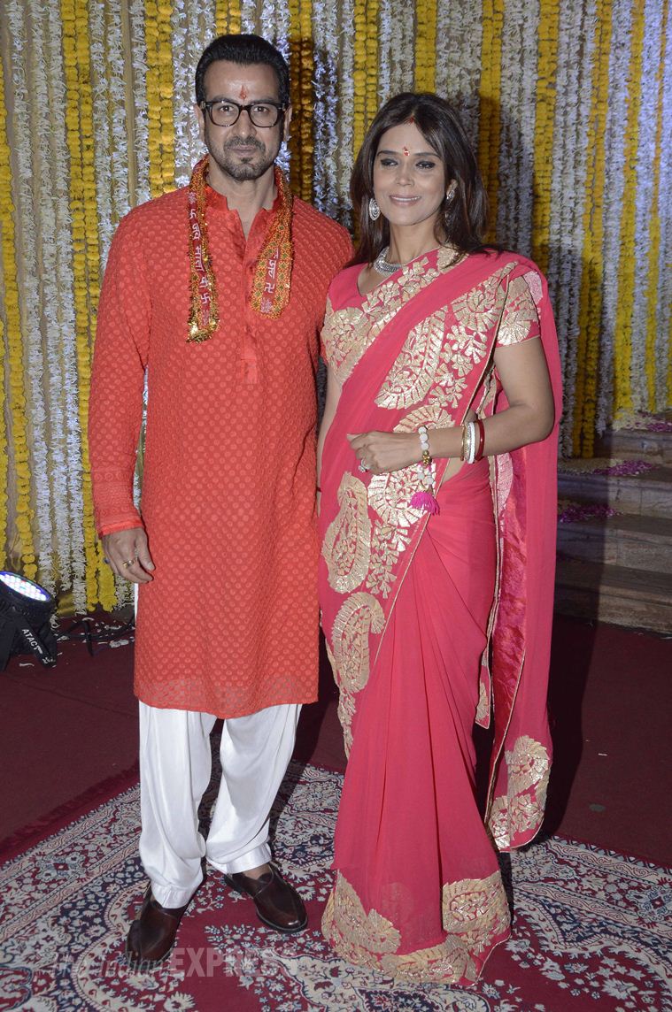 Ronit Roy, Amitabh Bachchan, Jaya Bachchan, Shtrughan Sinha, Poonam Sinha, Tabu, Neelam Singh, Prem Chopra, Uma Chopra, Rohit Roy, Manasi Joshi Roy, Tanu Weds Manu Returns, R Madhavan, Sarita Birji, Ranjeet, Aloka, Sharman Joshi, Prerana Chopra, Zayed Khan, Subhash Ghai