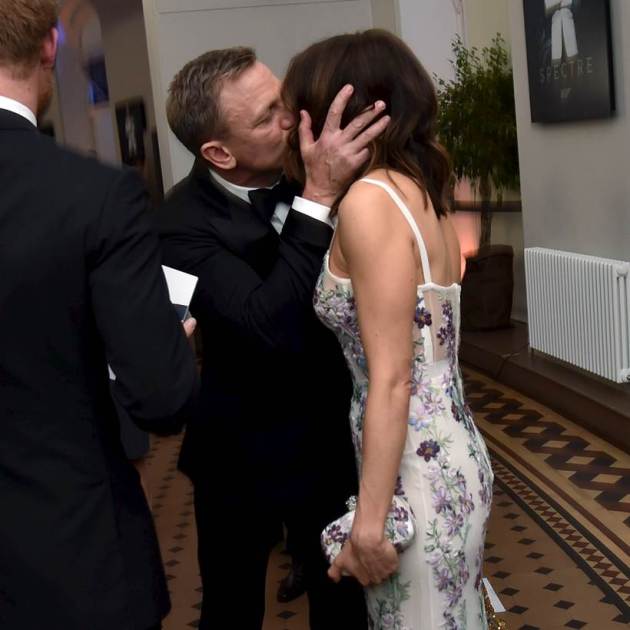 Kate Middleton, Prince William, daniel craig, spectre, james bond, spectre premiere, james bond spectre premiere, Kate Middleton spectre premiere, Prince William spectre premiere, daniel craig with wife, daniel craig Kate Middleton, daniel craig Prince William, prince harry, prince harry at spectre premiere, james bond movie, sam mendes, sam smith, entertainment, spectre 007, spectre cast pics