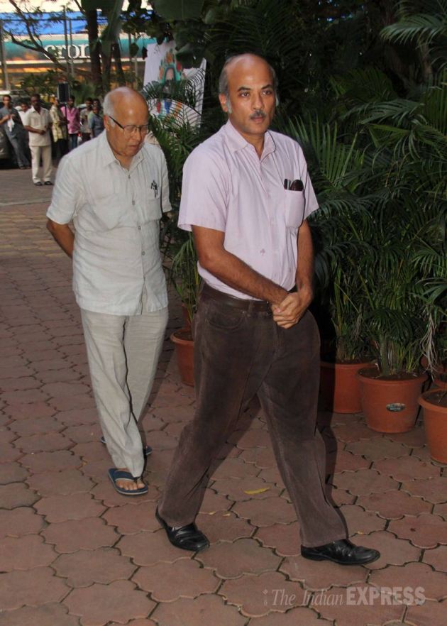 Hema Malini, Randhir Kapoor, Ravindra Jain, Ravindra Jain prayer meet, Ravindra Jain wife, Ravindra Jain son, Ravindra Jain prayer, Ravindra Jain pics, Ravindra Jain prayer meet pics, Udit Narayan, Bappi Lahiri, Raju Shrivastav, Sooraj Barjatya, Pandit Jasraj, Lalit Pandit, Divya Jain, Aayushman Jain, Tabassum, Penaz Masani