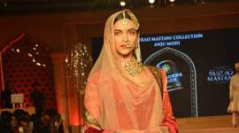 Deepika Padukone, Deepika Padukone ramp, bajirao mastani, deewani mastani, Deepika Padukone deewani mastani, deewani mastani song launch, deepika, ranveer singh, sanjay leela bhansali, priyanka chopra, anju modi, entertainment news, Deepika Padukone news, Deepika Padukone latest news, bollywood news