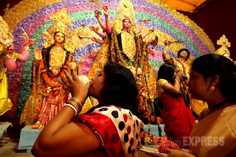 Durga Visarjan, Dussehra, Durga Puja, Navratri, Vermilion Play, Sindur Khela, Durga Visarjan pics, Durga Visarjan Photos, Durga Puja Festival, Durga Idols, Durga Puja Photos, Durga Pics