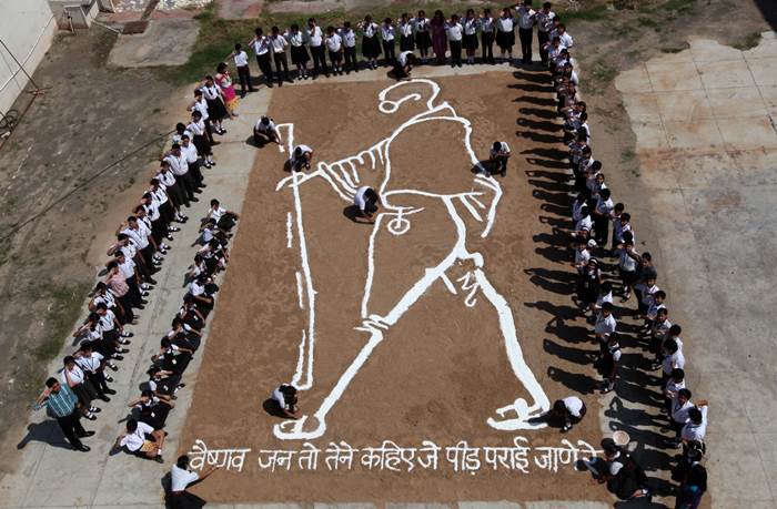 Gandhi Jayanti, #GandhiJayanti, Gandhi Jayanti 2015, Gandhi Jayanti Photos, Gandhi Jayanti pics, Mahatma Gandhi, M K Gandhi, mahatma gandhi birth anniversary, Narendra modi, Sonia Gandhi, Pranab Mukherjee, Arvind Kejriwal, L K Advani, Hamid Ansari, Venkaiah Naidu, Mahesh Sharma, Shiela Dixit, Indian Express