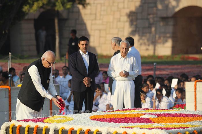 Gandhi Jayanti, #GandhiJayanti, Gandhi Jayanti 2015, Gandhi Jayanti Photos, Gandhi Jayanti pics, Mahatma Gandhi, M K Gandhi, mahatma gandhi birth anniversary, Narendra modi, Sonia Gandhi, Pranab Mukherjee, Arvind Kejriwal, L K Advani, Hamid Ansari, Venkaiah Naidu, Mahesh Sharma, Shiela Dixit, Indian Express