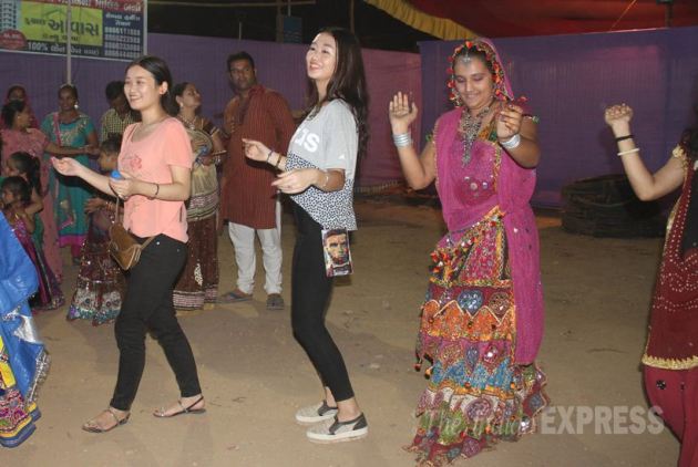 Navratri, Navaratri, Garba, Dandiya, Dandiya Raas, Garba Raas, Navratri Festival, Dussehra, Dasara, Dandiya Pics, Gabra Pics, Dandiya Photos, Garba Photos, Navratri Photos, Indian Express