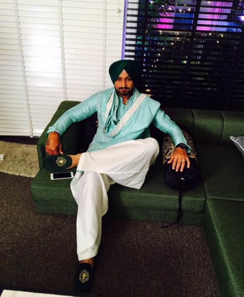 harbhajan singh, geeta basra, harbhajan singh sangeet, harbhajan singh wedding, harbhajan singh geeta basra, harbhajan geeta, geeta harbhajan singh, harbhajan singh geeta basra wedding, harbhajan singh pics, harbhajan singh sangeet pics, harbhajan singh sangeet pictures, geeta basra sangeet pics, geeta basra sangeet pictures, harbhajan singh wedding geeta, entertainment