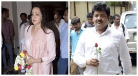 Ravindra Jain, Ravindra Jain funeral, Ravindra Jain funeral pics, hema malini, udit narayan, hema malni Ravindra Jain funeral, priya dutt, Ravindra Jain wife, Ravindra Jain family, entertainment, music, Ravindra Jain death, Ravindra Jain demise