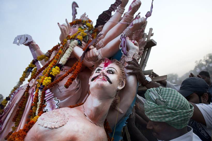 Durga Visarjan, Dussehra, Durga Puja, Navratri, Vermilion Play, Sindur Khela, Durga Visarjan pics, Durga Visarjan Photos, Durga Puja Festival, Durga Idols, Durga Puja Photos, Durga Pics