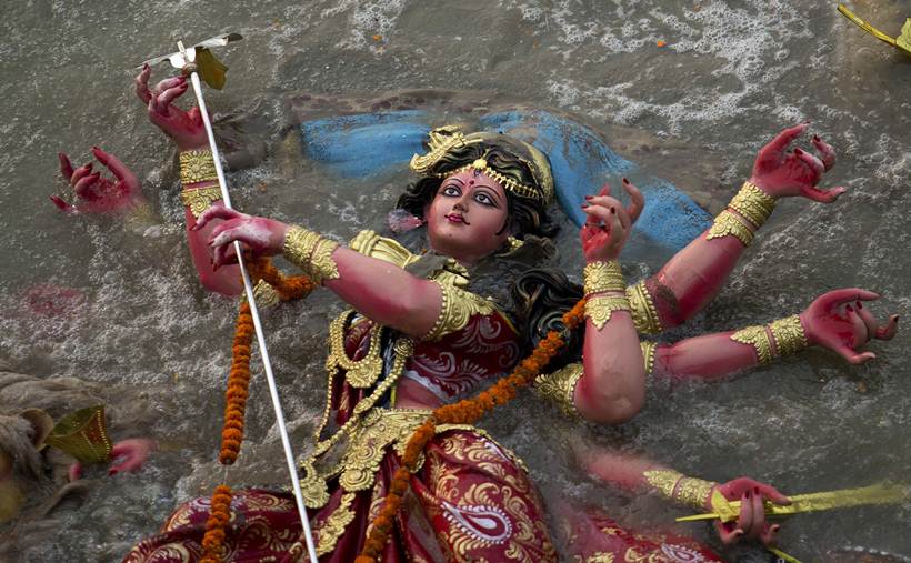 Durga Visarjan, Dussehra, Durga Puja, Navratri, Vermilion Play, Sindur Khela, Durga Visarjan pics, Durga Visarjan Photos, Durga Puja Festival, Durga Idols, Durga Puja Photos, Durga Pics