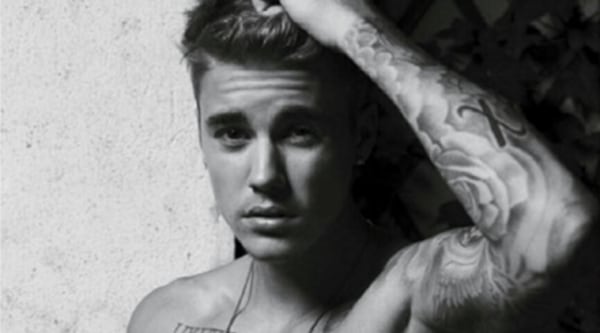 Shirtless Justin Bieber Porn - Justin Bieber pokes fun at his nude photos | Entertainment News,The Indian  Express