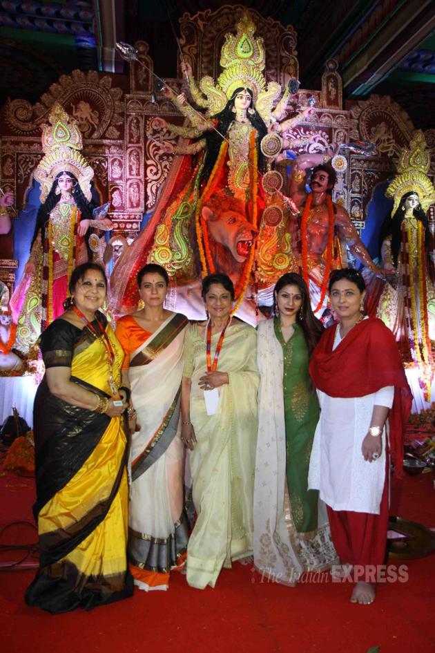 kajol, kajol durga puja, kajol tanishaa, kajol durga puja celebrations, kajol tanuja, kajol sister, kajol mother, tanuja, tanishaa mukerji, sharbani mukherji, anurag basu