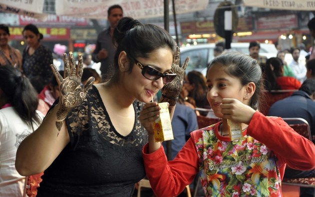 karva chauth, Indian women, Indian women karva chauth, karva chauth festival