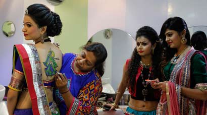 Garba: News, Photos, Latest News Headlines about Garba - The Indian Express Garba: News, Photos, Latest News Headlines about Garba - The Indian Express
