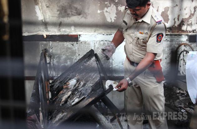 cylinder blast, Fire Broke Down, cylinder blast mumbai, 8 killed in blast, mumbai cylinder blast, 8 killed in cylinder blast, cylinder blast mumbai hotel, mumbai hotel cylinder blast, mumbai news, latest news mumbai