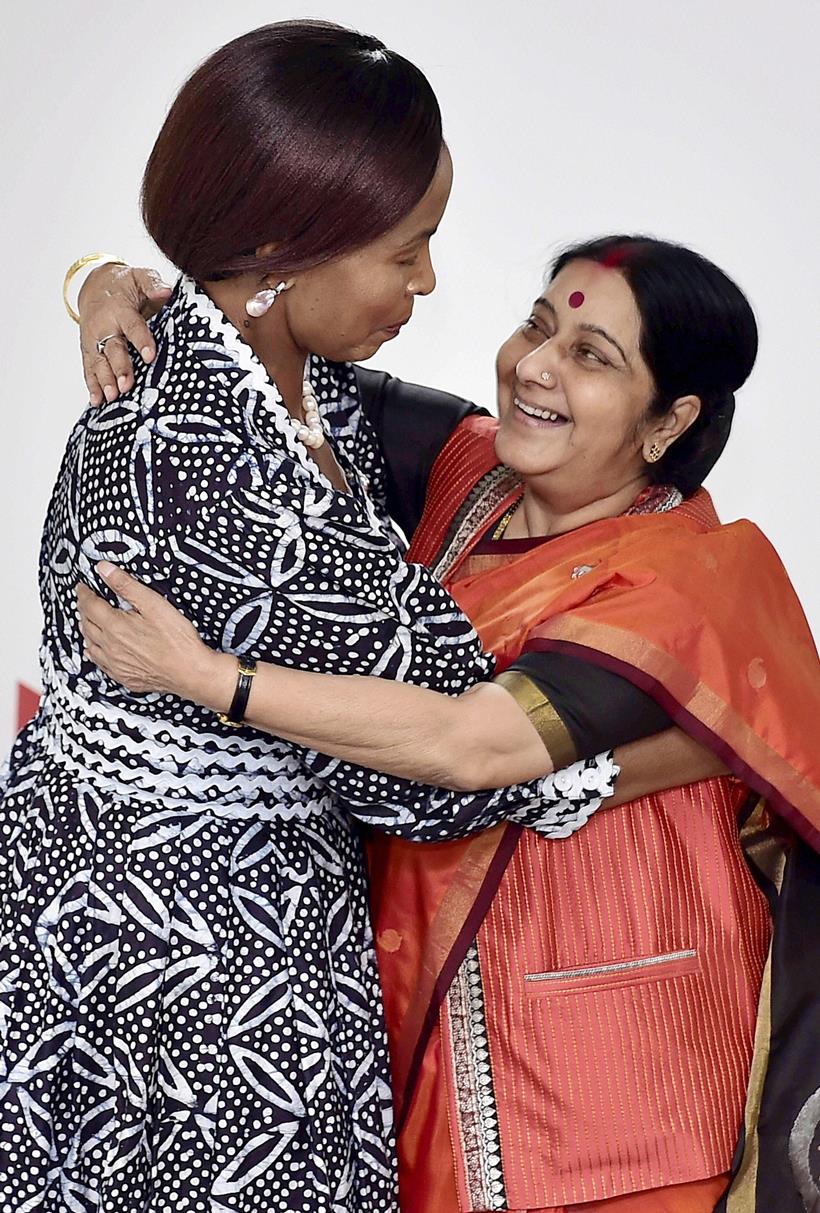 Sushma Swaraj, Sushma Swaraj IAFS 2015, Swaraj, India Africa Forum Summit, Narendra Modi, IAFS, India Africa Forum Summit 2015, IAFS, Mbella Mbella, Zimbabwe President Robert Gabriel Mugabe, South African President Jacob G Zuma, Swaziland King Mswati III, Nigerian President Muhammadu Buhari and Ghanaian President John Dramani Mahama, Entertainment news